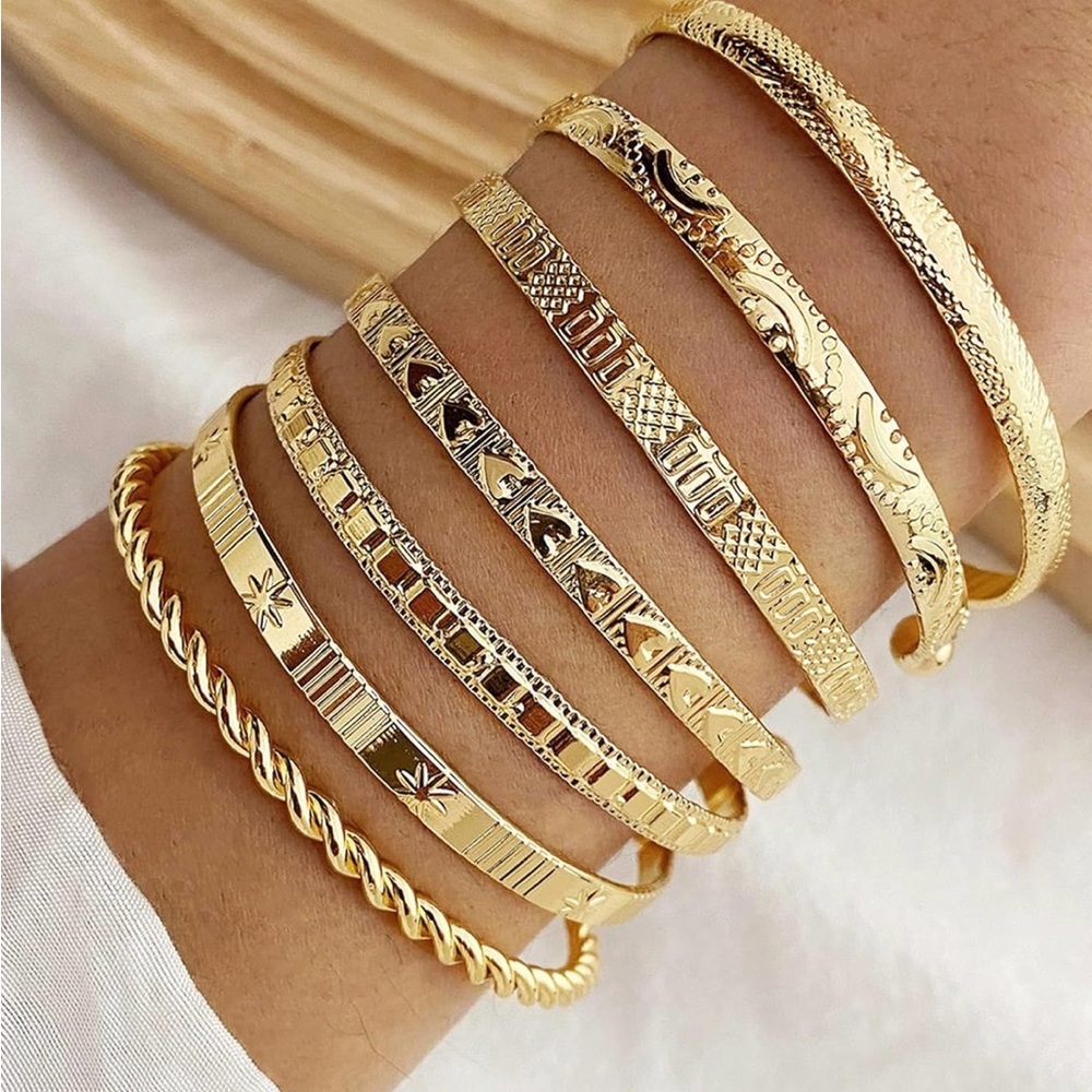 ✨14 k Gold Plated Elegant‎ Gold Bangle Set